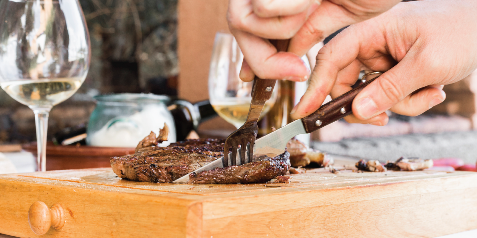 Perfect Pairings Guide for Red Wine and Steak